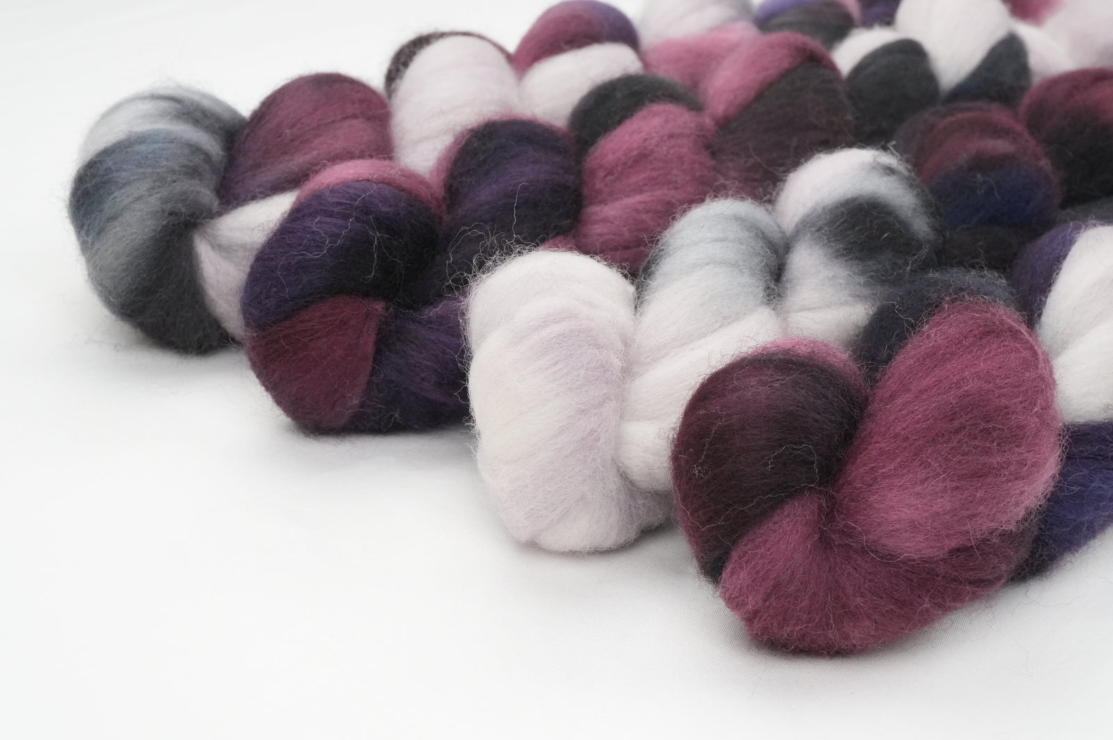 Black Iris Falkland-Style Wool